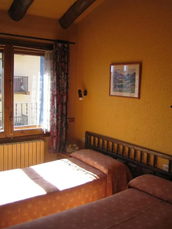 Somriu Hotel Chat Pas De La Casa